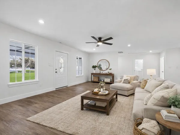 $379,000 | 1337 South Circle Street, Sealy, TX 77474