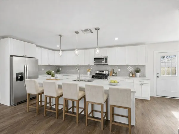 $379,000 | 1337 South Circle Street, Sealy, TX 77474