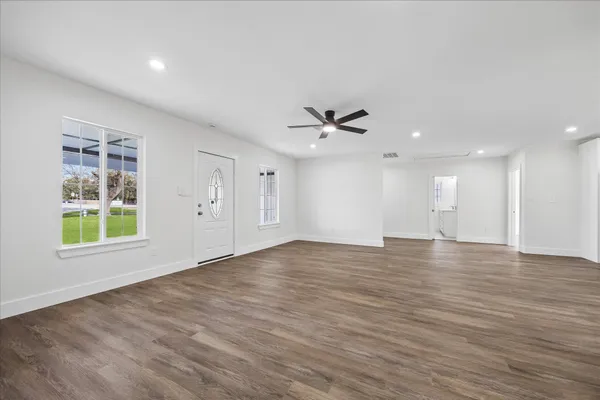 $379,000 | 1337 South Circle Street, Sealy, TX 77474