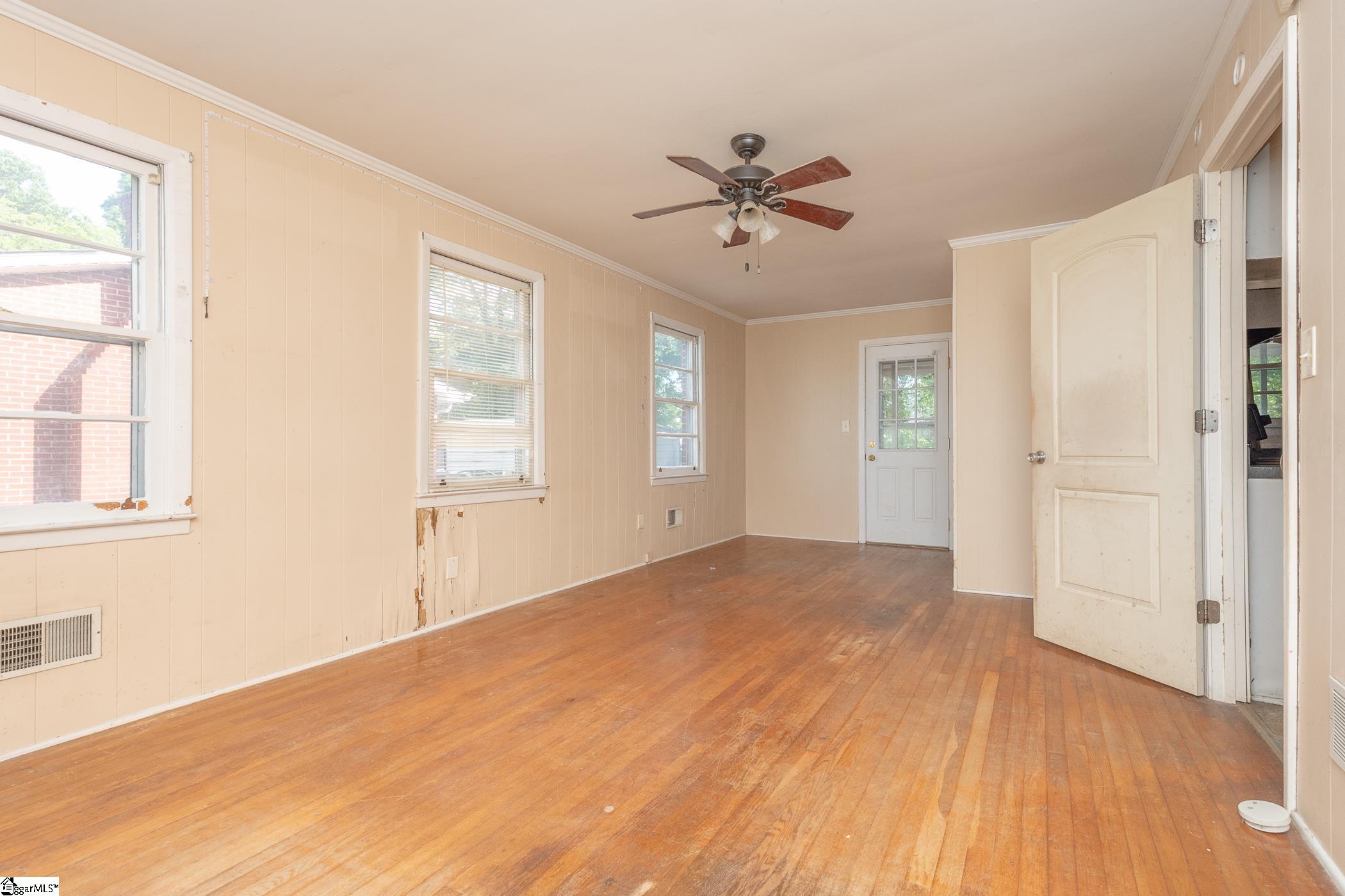 1409 West Parker Road Greenville, SC 29617 - Photo 3 of 29