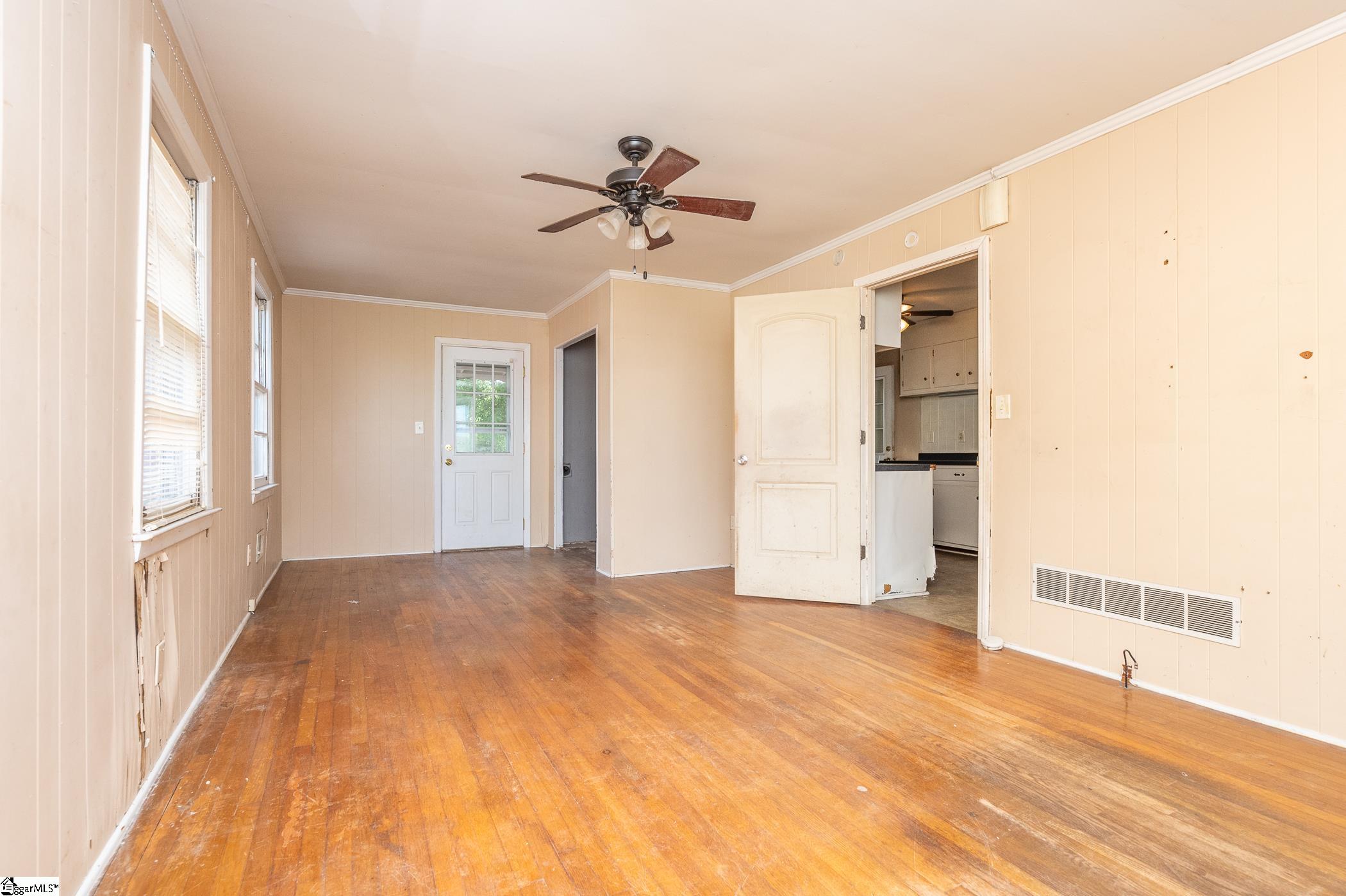 1409 West Parker Road Greenville, SC 29617 - Photo 4 of 29