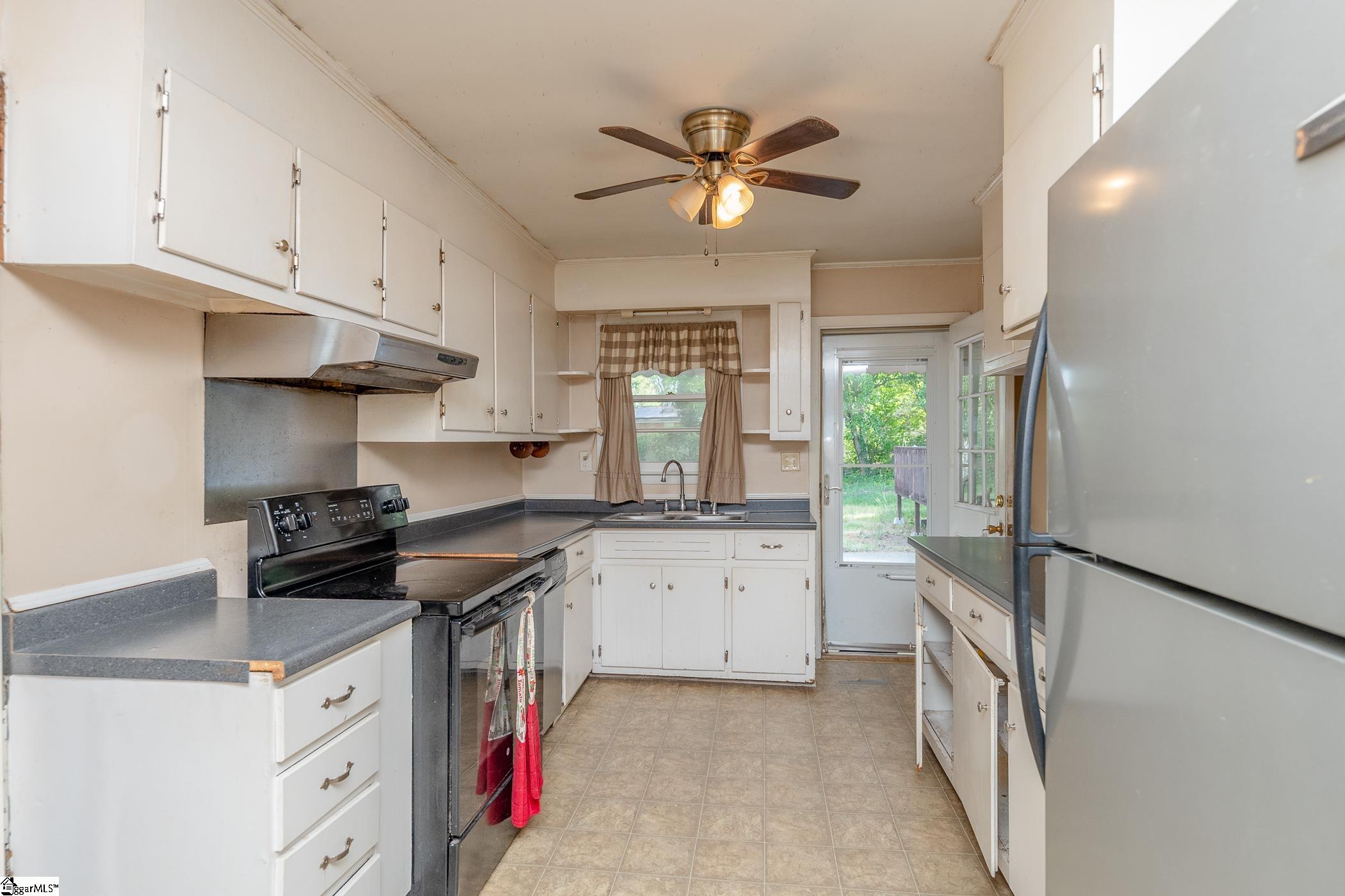 1409 West Parker Road Greenville, SC 29617 - Photo 8 of 29