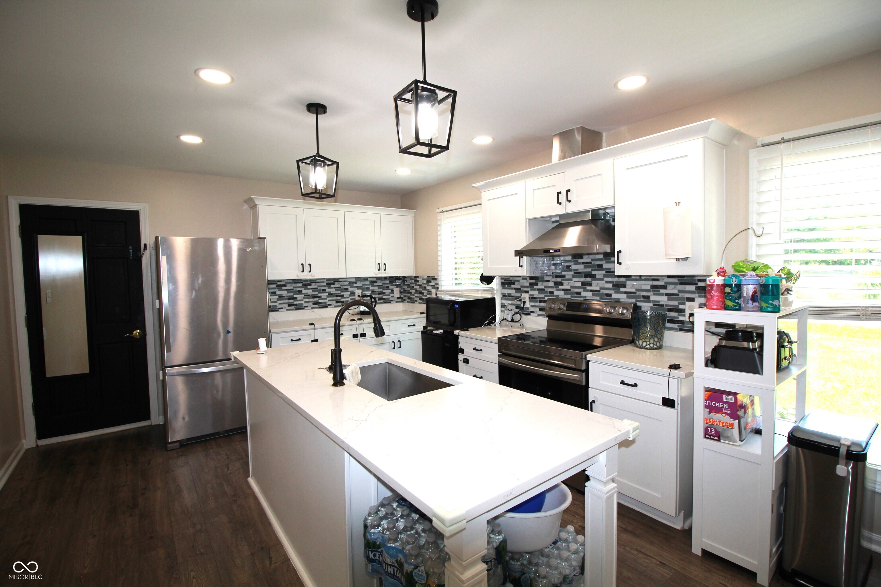 609 West Banta Road Indianapolis, IN 46217 - Photo 7 of 53