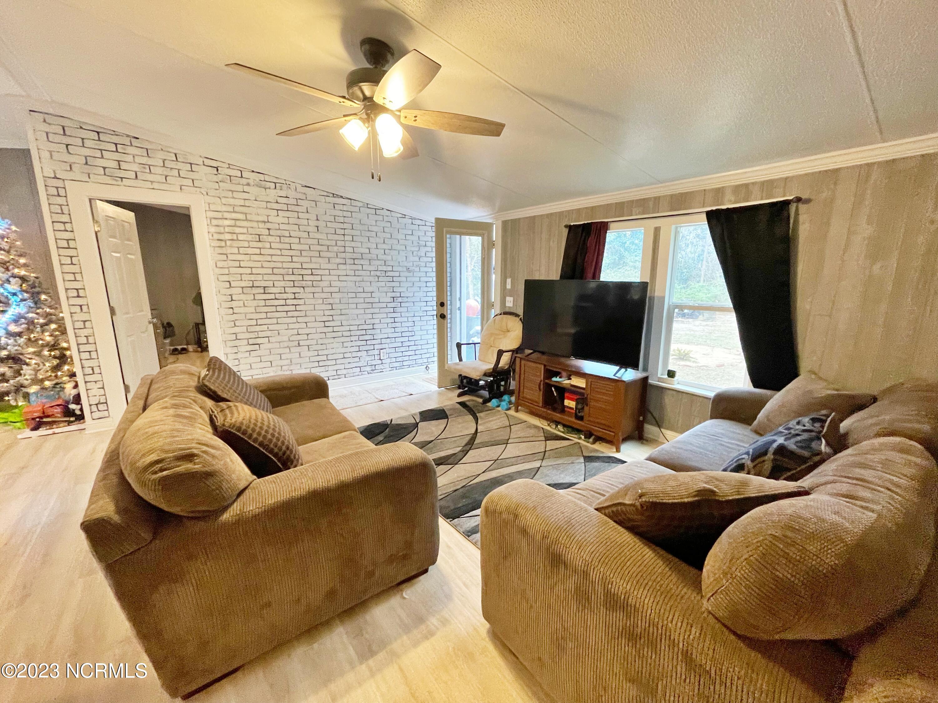 174 West Fisher Road New Bern, NC 28562 - Photo 3 of 28 LIVING ROOM