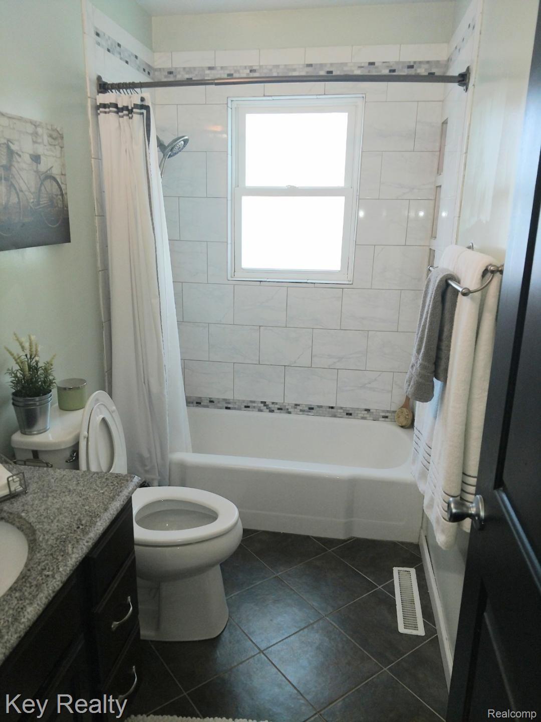 8485 Armstrong Road Newport, MI 48166 - Photo 19 of 25 thumbnail18.jpeg