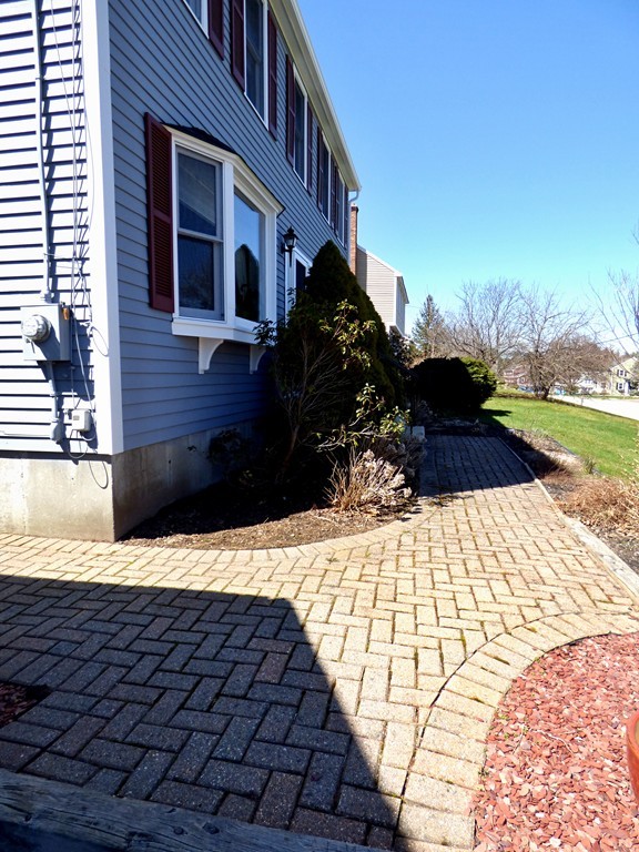 44 Indian Ridge Road Leominster, MA 01453 - Photo 3 of 30 Gallery Image 3