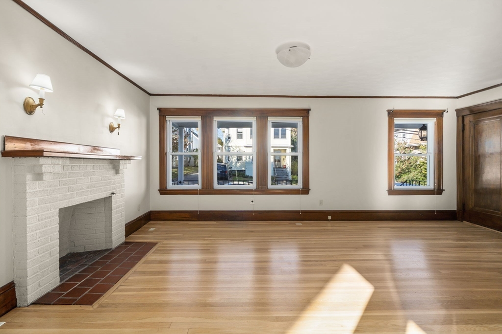 133 Hillside Road Watertown, MA 02472 - Photo 5 of 40 Gallery Image 5