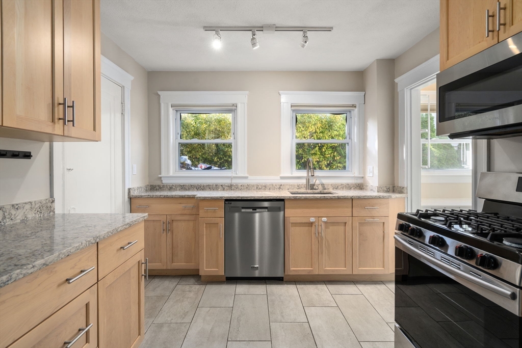 133 Hillside Road Watertown, MA 02472 - Photo 9 of 40 Gallery Image 9