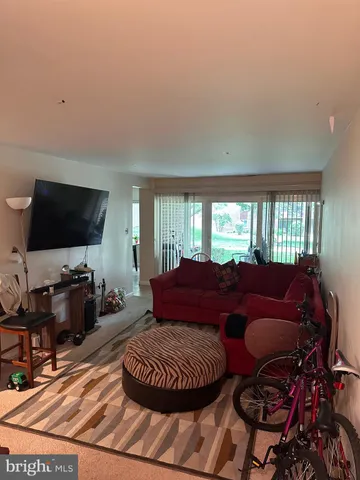 $205,000 | 402 Girard Street, Unit T2, Gaithersburg, MD 20877