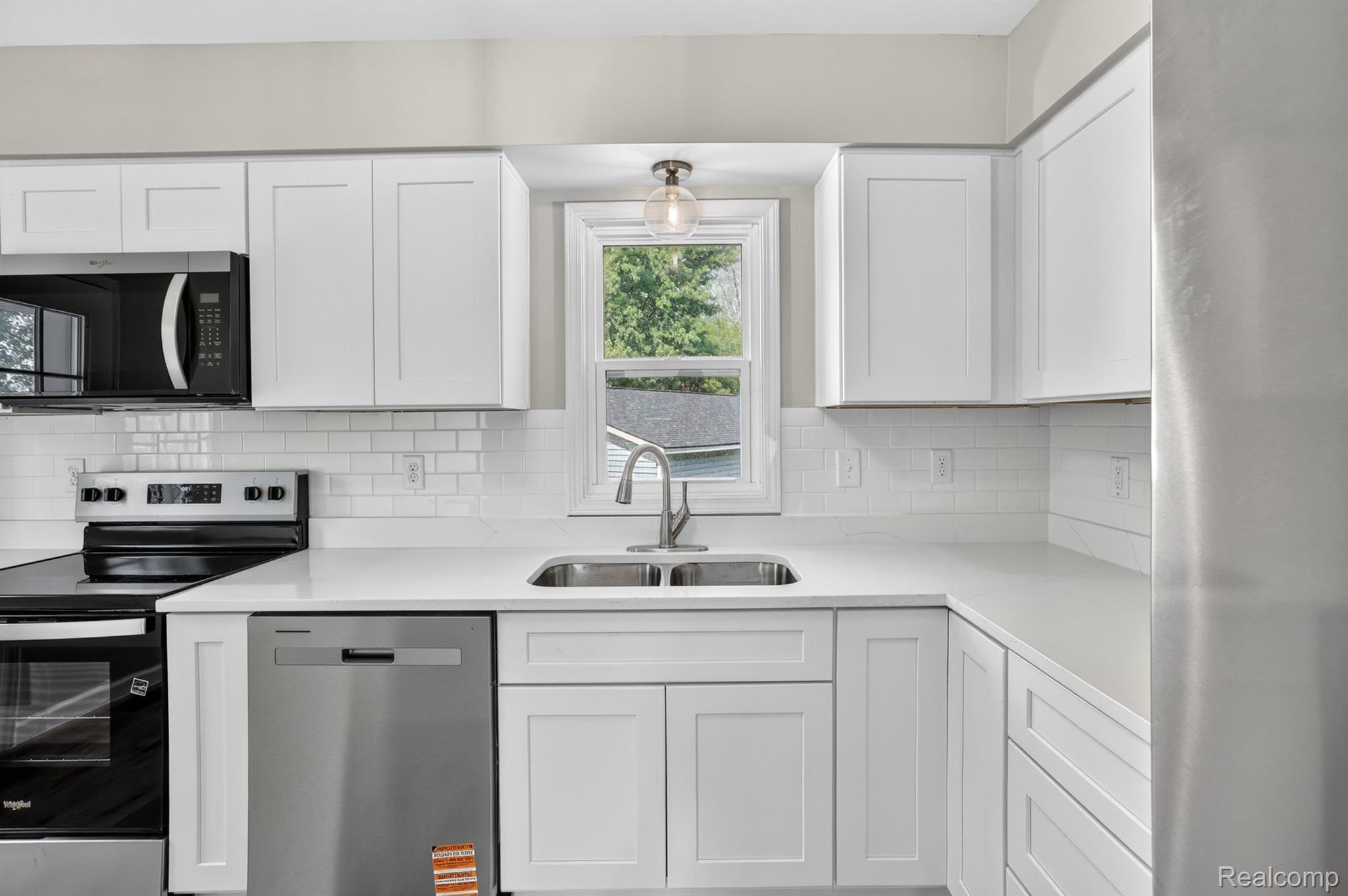 1215 North Oak Road Davison, MI 48423 - Photo 10 of 37