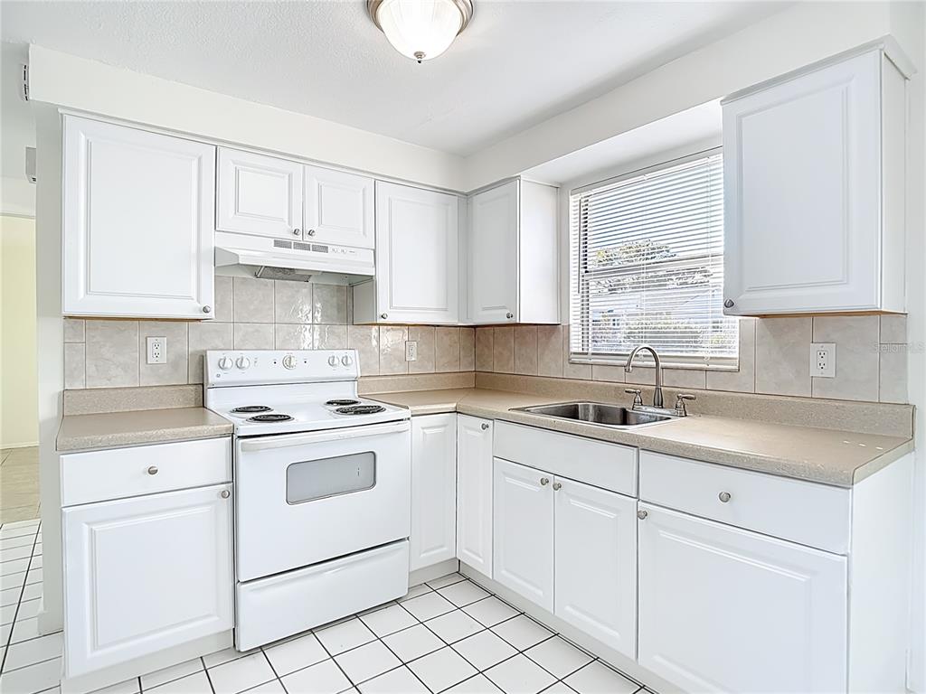 6312 Limerick Avenue New Port Richey, FL 34653 - Photo 11 of 33