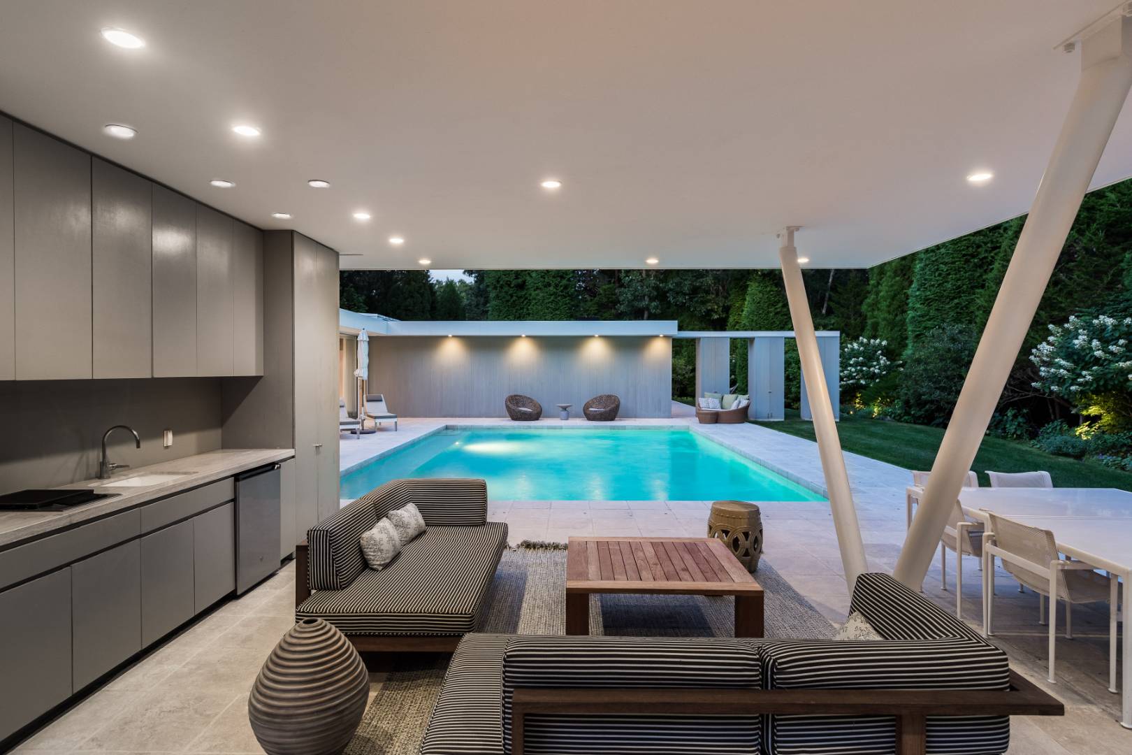 15 Forest Crossing Sagaponack, NY 11962 - Photo 3 of 26