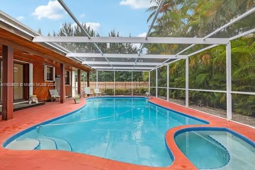 4144 Alton Road Miami Beach, FL 33140 - Photo 29 of 49 a view of a backyard