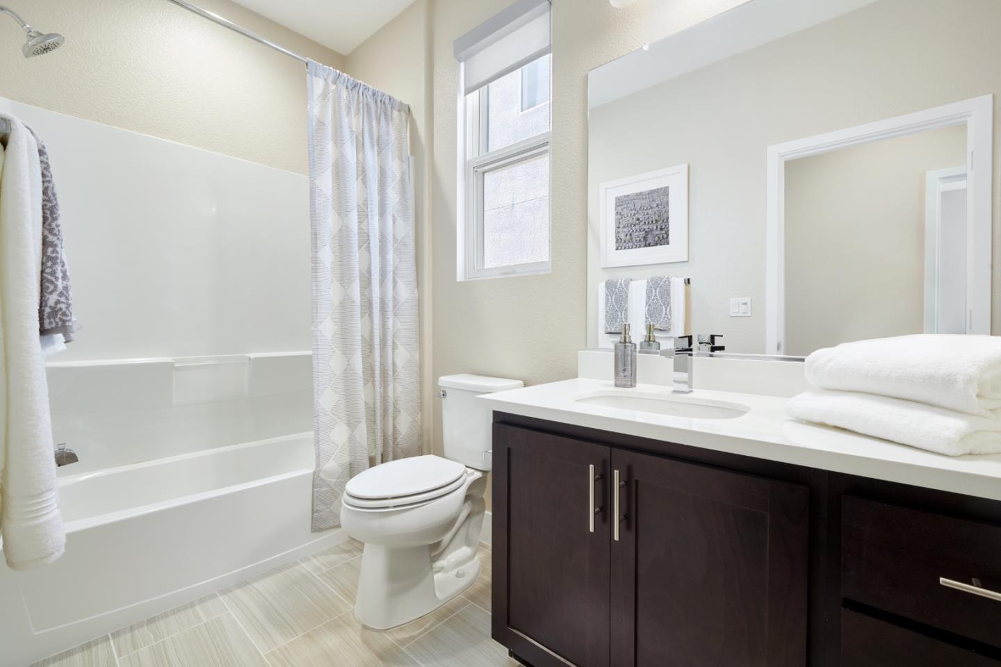 1552 Harbor Lights Road Richmond, CA 94804 - Photo 10 of 11 Gallery Image 10