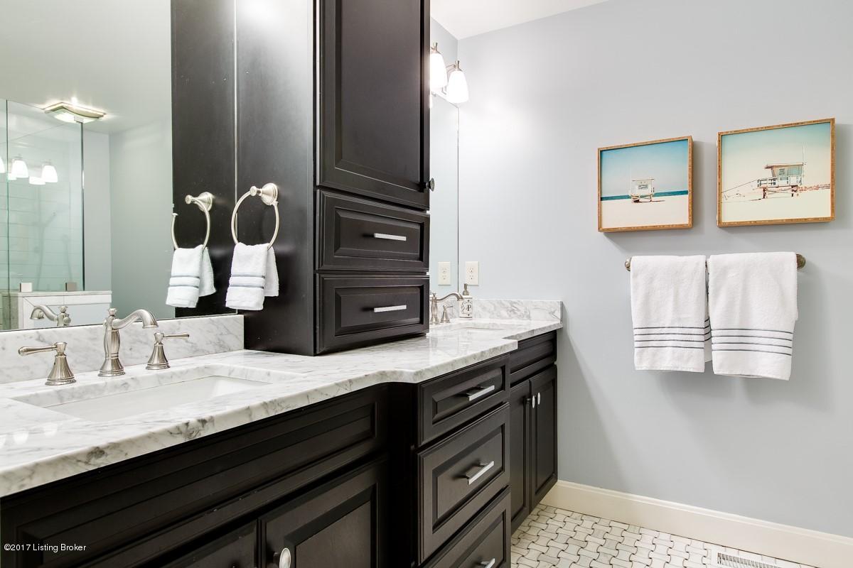 2430 Woodside Road Louisville, KY 40207 - Photo 27 of 54 Master Bathroom