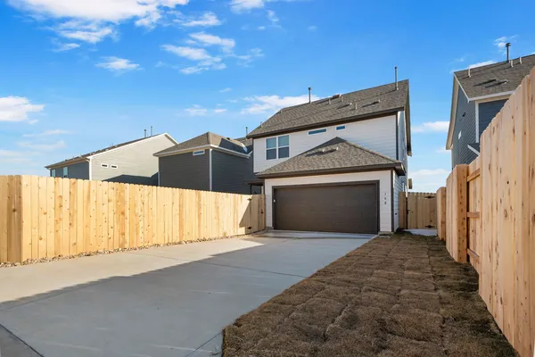 $2,200 | 108 Woodrow Lane, Liberty Hill, TX 78642