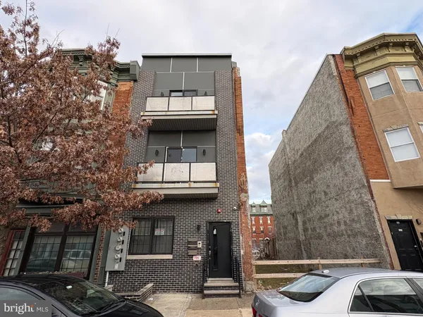 $2,275 | 1005 North Marshall Street, Unit 3, Philadelphia, PA 19123