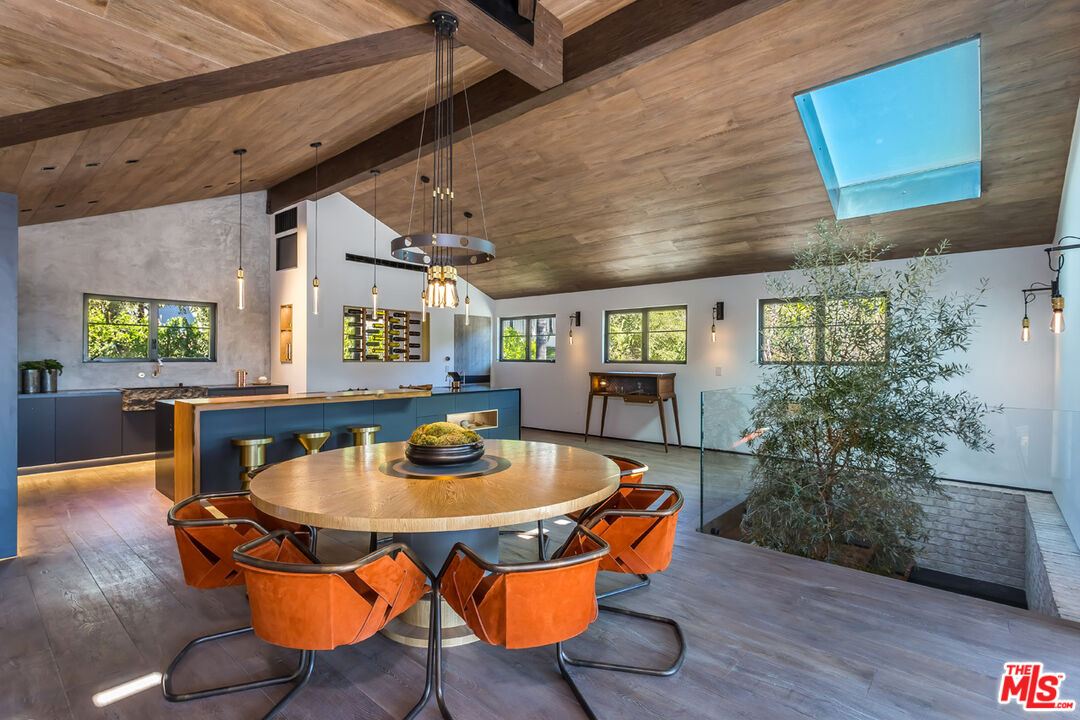 1707 Rising Glen Road Los Angeles, CA 90069 - Photo 19 of 54