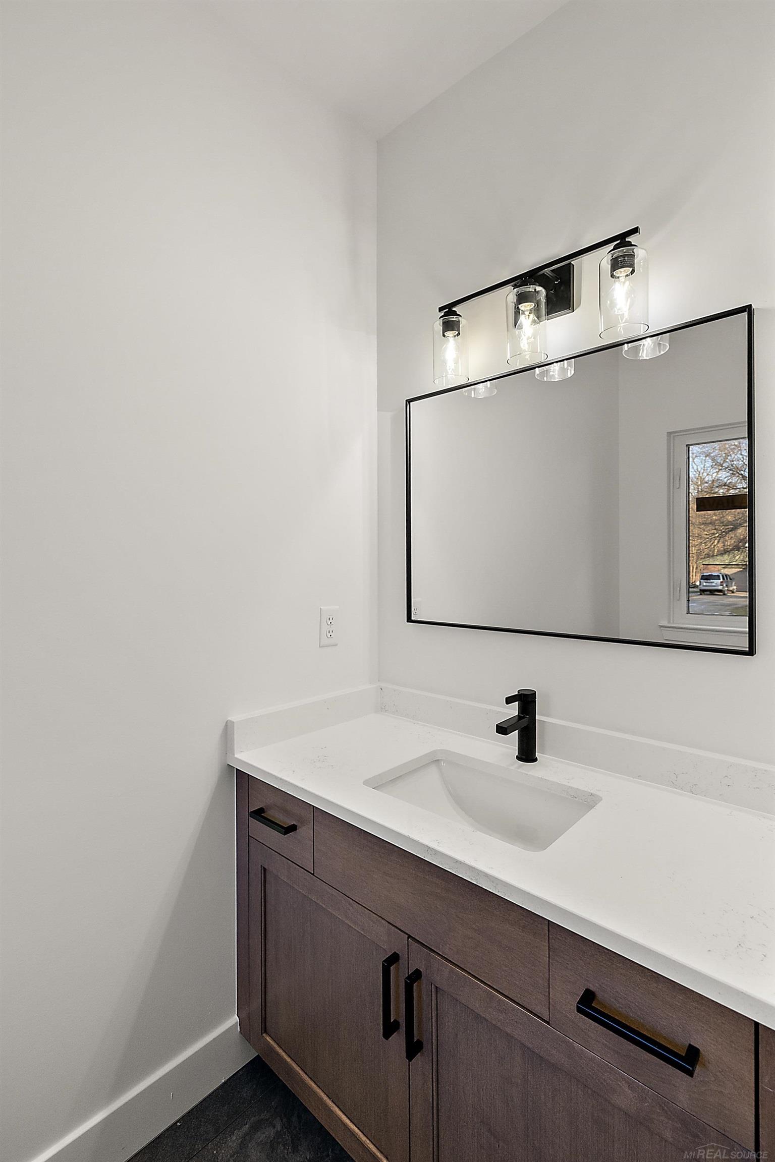 45396 Deneweth Road Macomb, MI 48042 - Photo 15 of 26