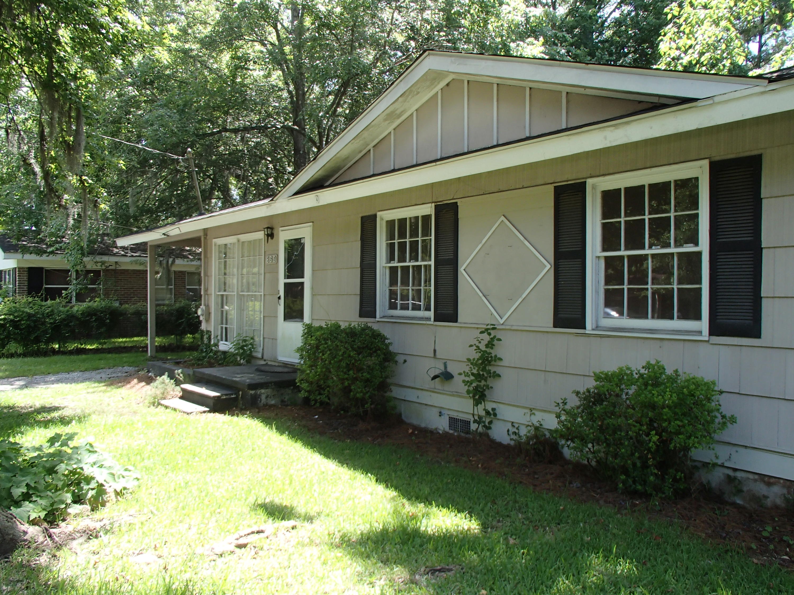 869 Savage Road Charleston, SC 29414 - Photo 1 of 23 P1010078