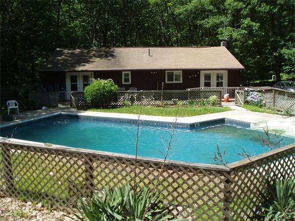 27 Conlin Road Oxford, MA 01540 - Photo 2 of 27 Gallery Image 2