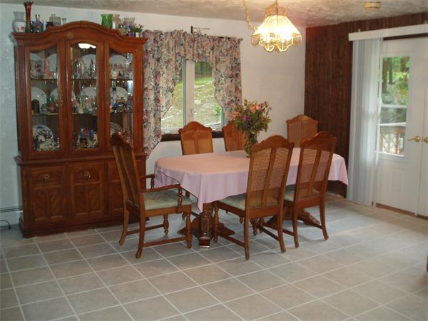 27 Conlin Road Oxford, MA 01540 - Photo 6 of 27 Gallery Image 6