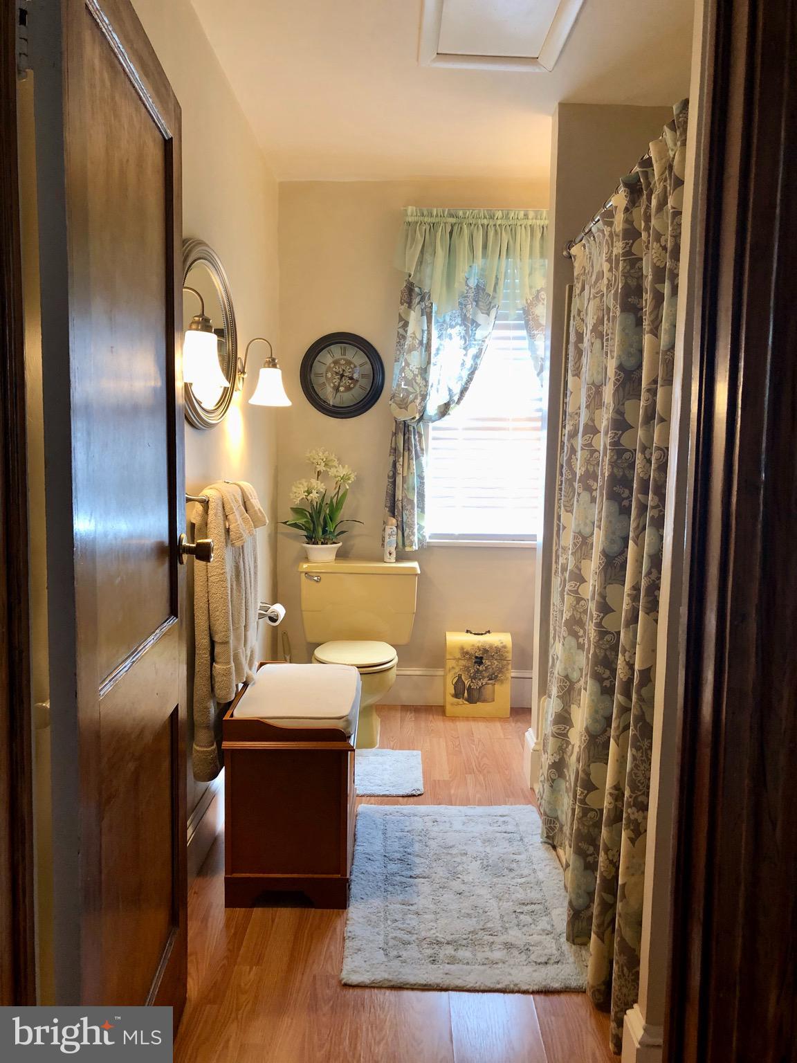 4425 Raspe Avenue Baltimore, MD 21206 - Photo 24 of 33 Upper level bathroom
