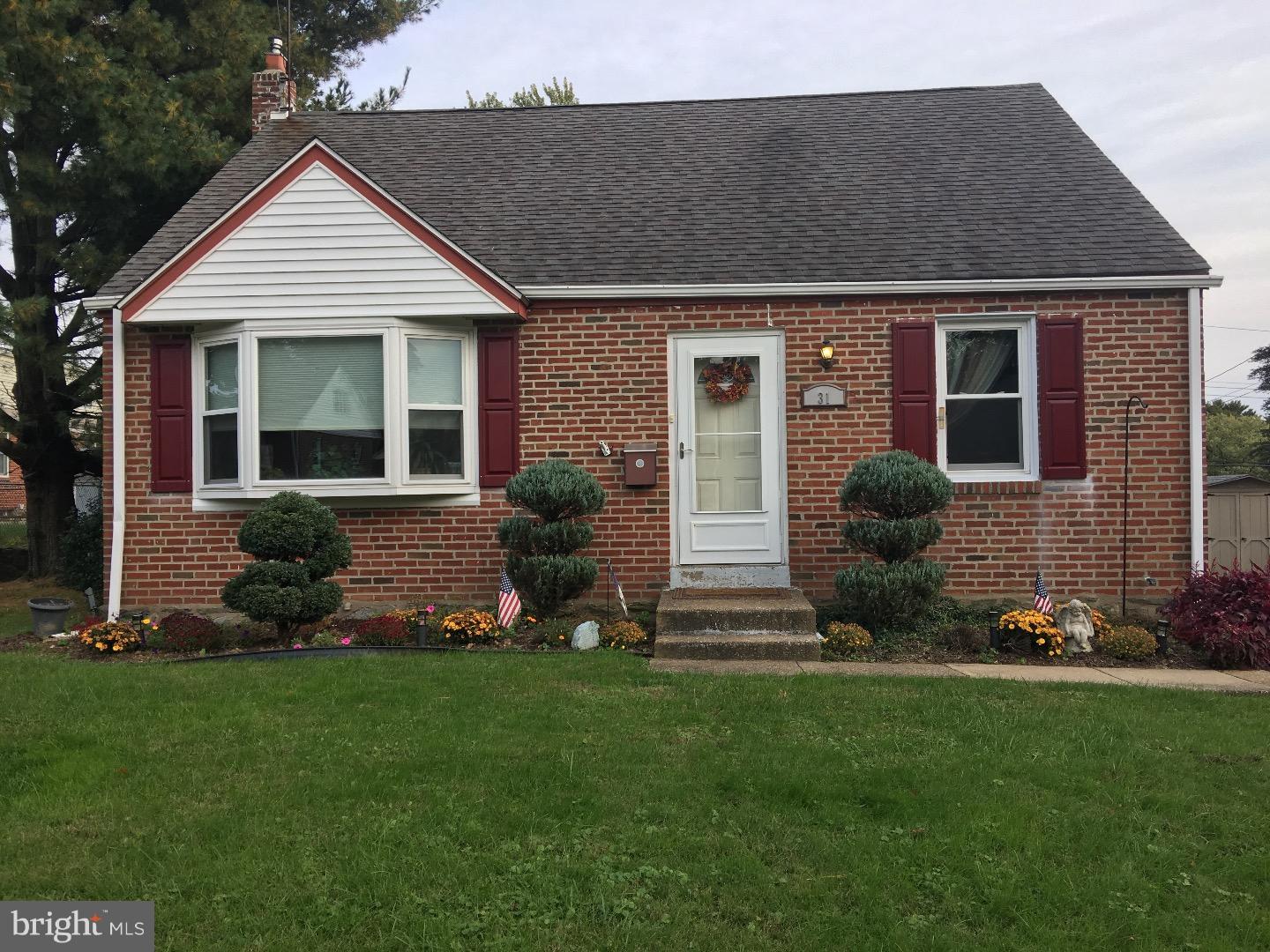 31 South Malin Road Broomall, PA 19008 - Photo 1 of 17 Gallery Image 1