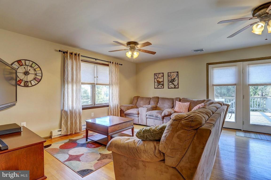 847 Cindy Lane Lititz, PA 17543 - Photo 3 of 26 Gallery Image 3