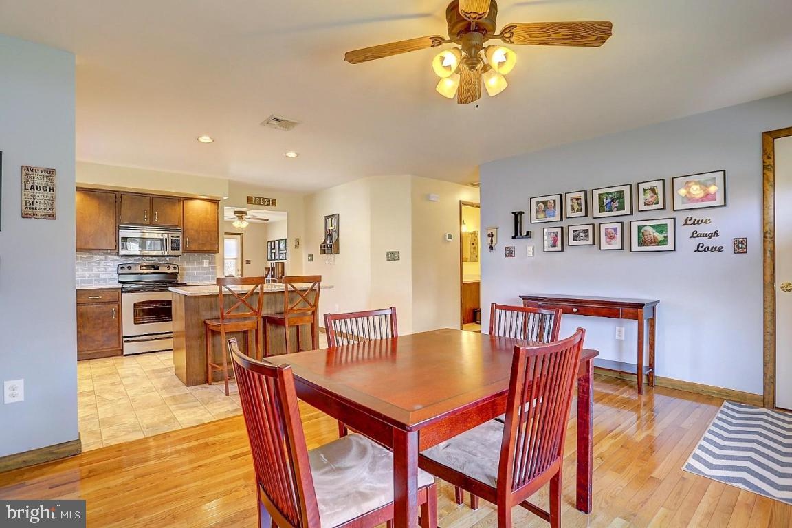 847 Cindy Lane Lititz, PA 17543 - Photo 6 of 26 Gallery Image 6