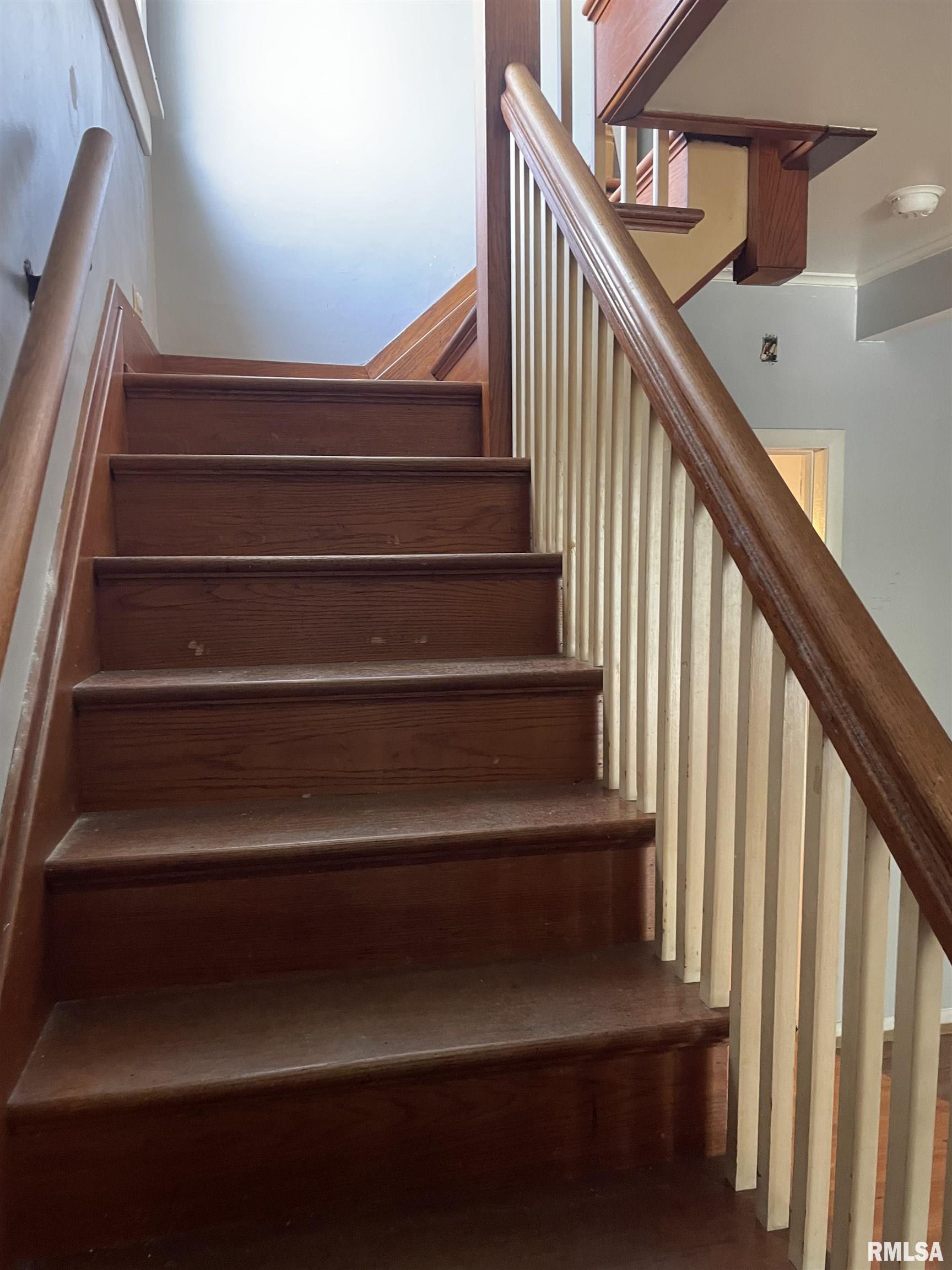 815 South 6th Street Clinton, IA 52732 - Photo 5 of 17