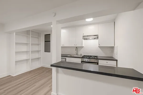 $2,999 | 6821 East Ocean Boulevard, Unit 1/2, Long Beach, CA 90803