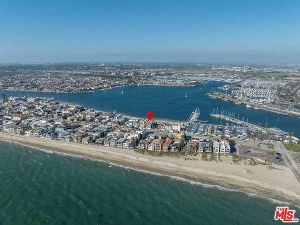 $2,999 | 6821 East Ocean Boulevard, Unit 1/2, Long Beach, CA 90803