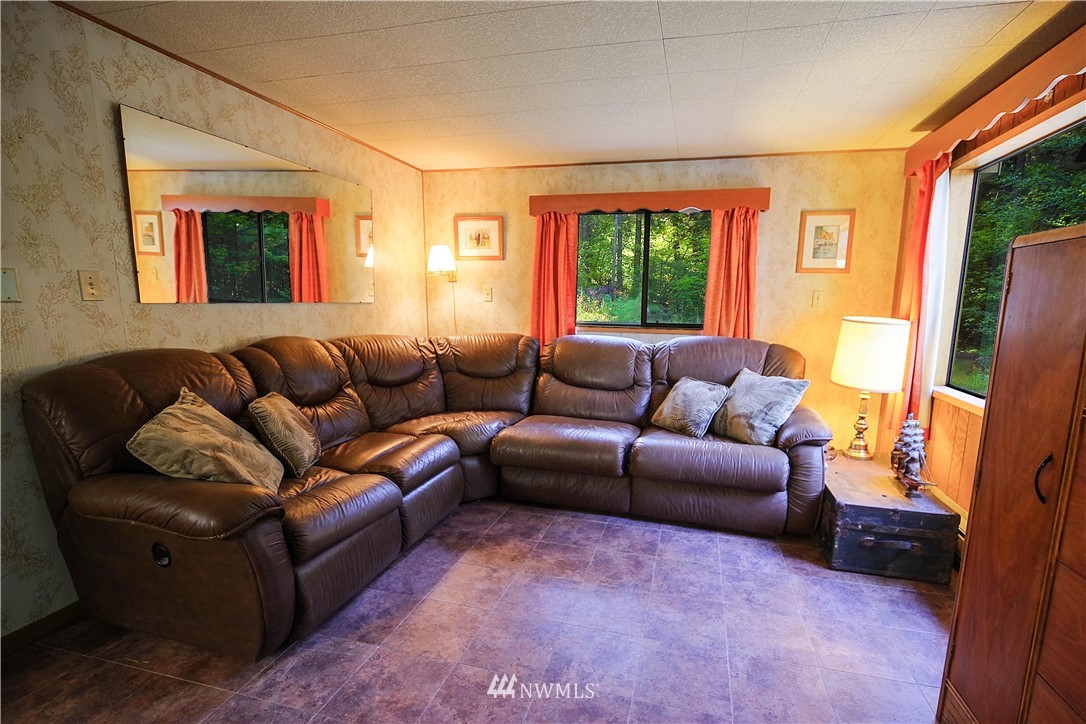 11271 Westside Road Cle Elum, WA 98922 - Photo 3 of 23 Gallery Image 3