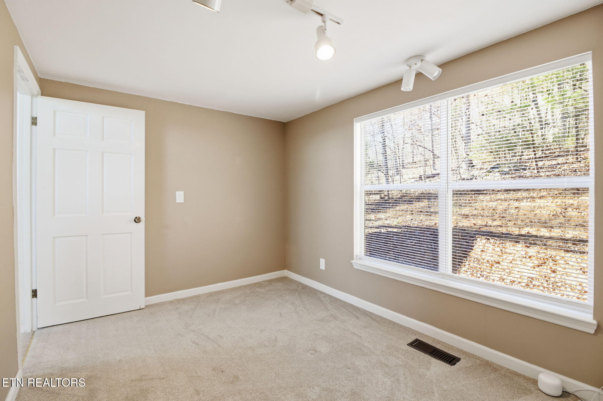 93 Bell Summers Road Pikeville, TN 37367 - Photo 21 of 45 19-web-or-mls-DZ3A3009