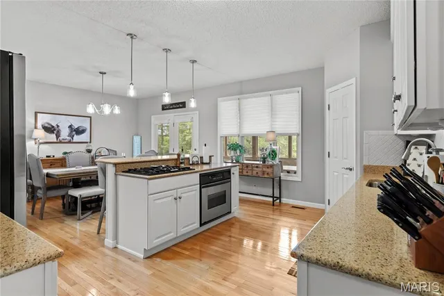 $495,000 | 2056 Hawks Landing Drive, Lake St. Louis, MO 63367
