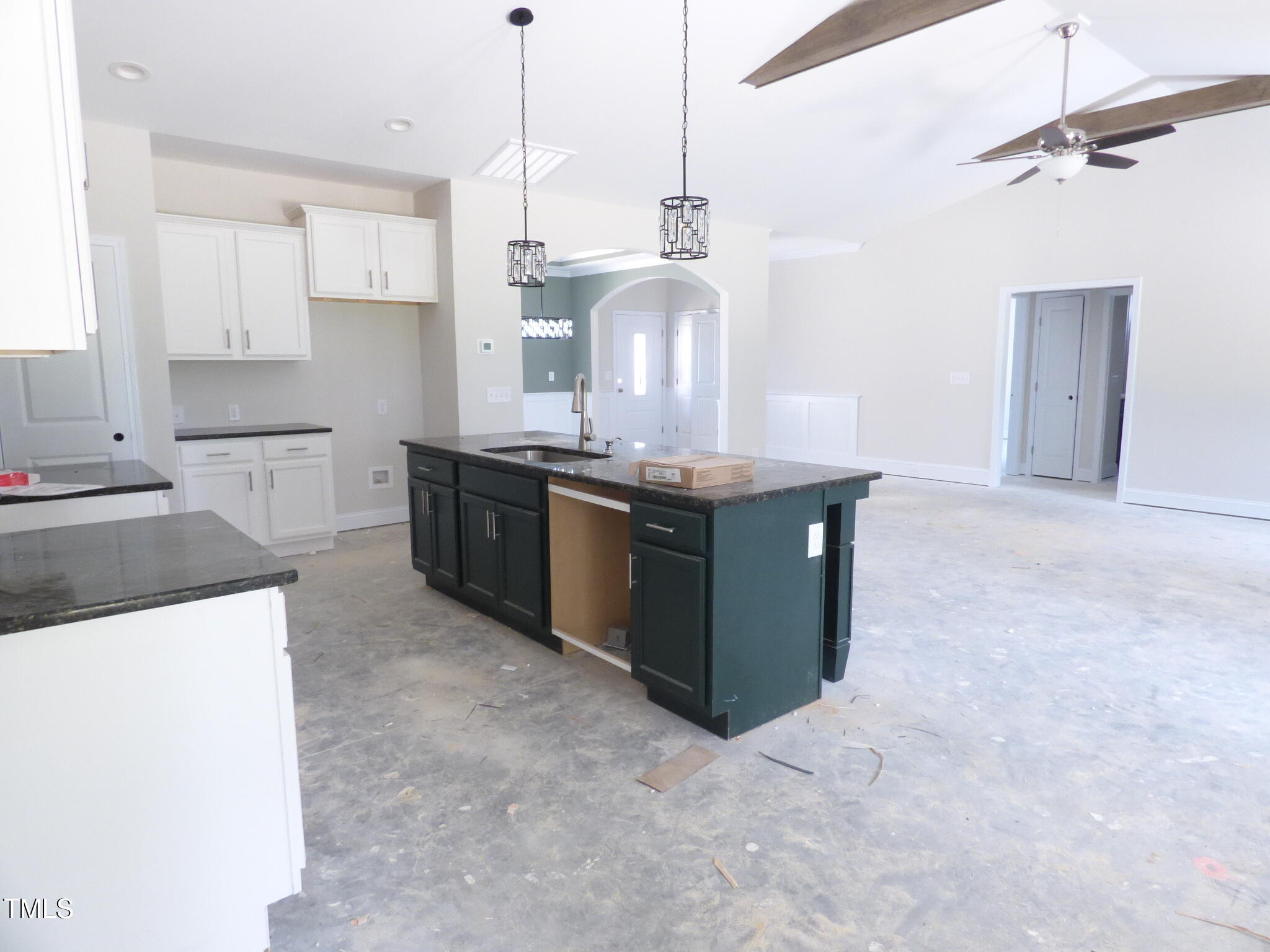 802 Shadetree Road Benson, NC 27504 - Photo 14 of 29 P1120051