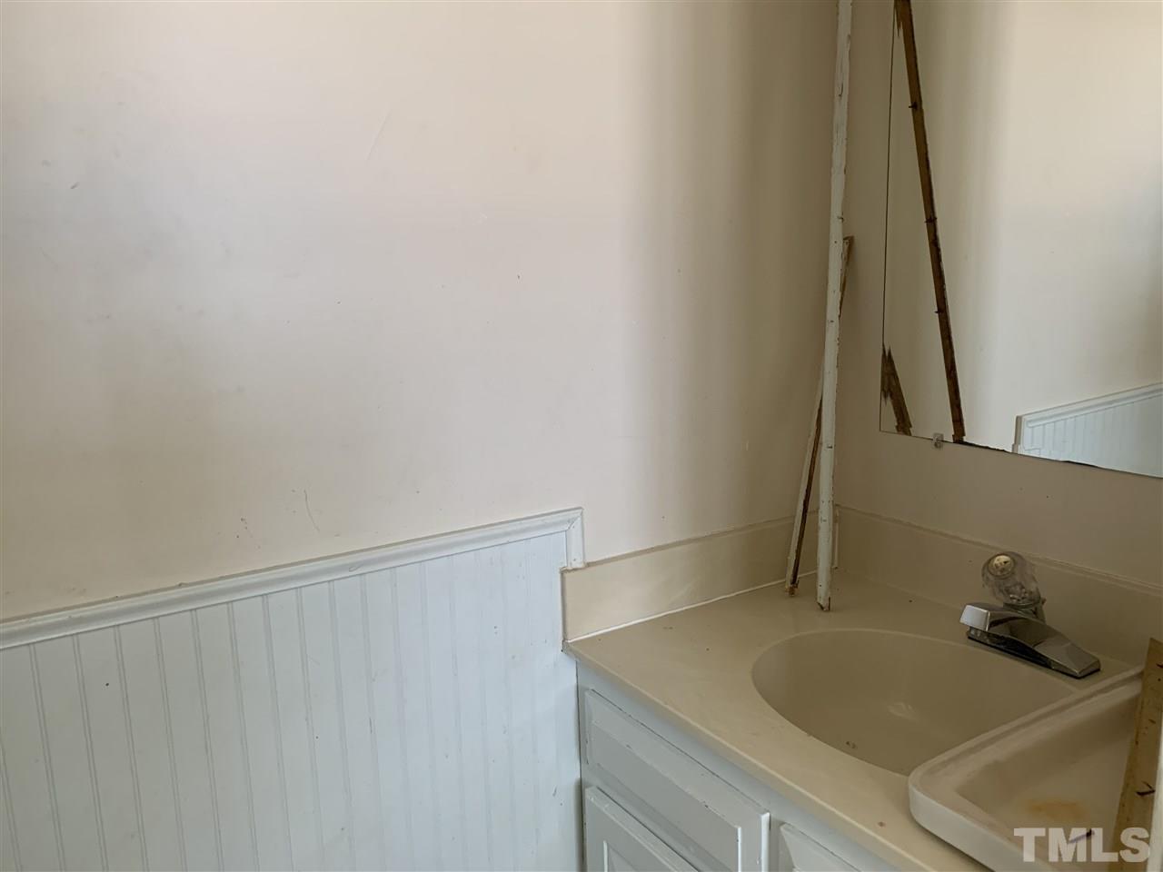 3305 Gatcombe Place Raleigh, NC 27604 - Photo 16 of 23