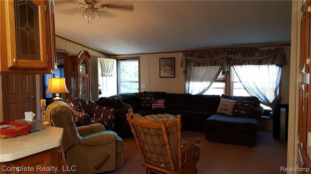 5033 North Center Road Flint, MI 48506 - Photo 14 of 29