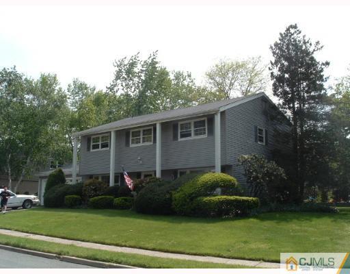 31 Peake Road Edison, NJ 08837 - Photo 1 of 8