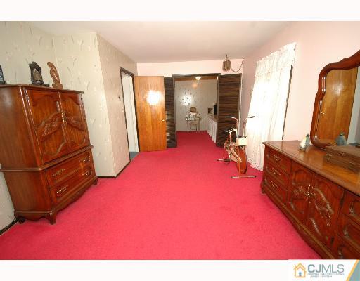 31 Peake Road Edison, NJ 08837 - Photo 8 of 8