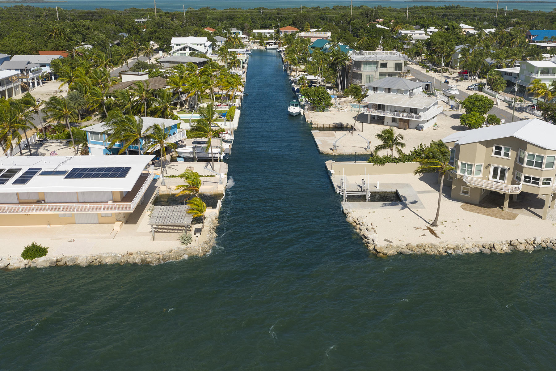 1106 Heron Road Key Largo, FL 33037 - Photo 11 of 14 Clear Wide Canal