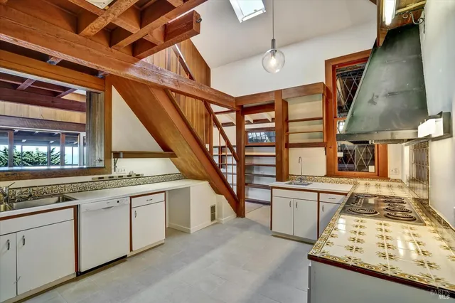 a view of utility room