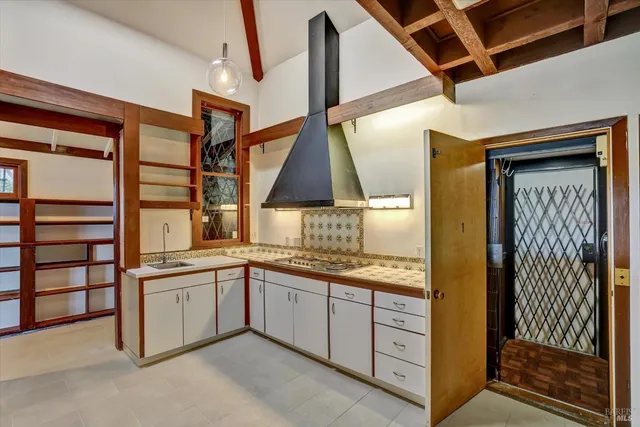 a view of walk in closet