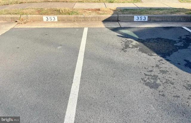 $629,000 | 3350 Oakshade Court, Fairfax, VA 22033