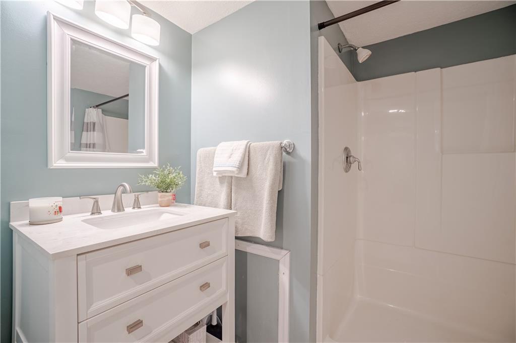 181 Denny Road Valencia, PA 16059 - Photo 21 of 25 Gallery Image 21