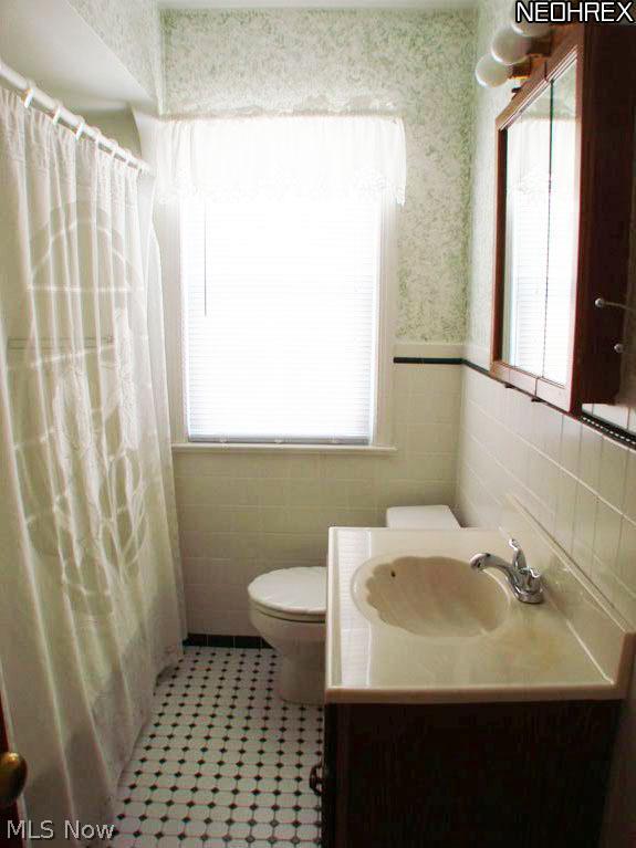 5705 Shawnee Road Cleveland, OH 44124 - Photo 16 of 22