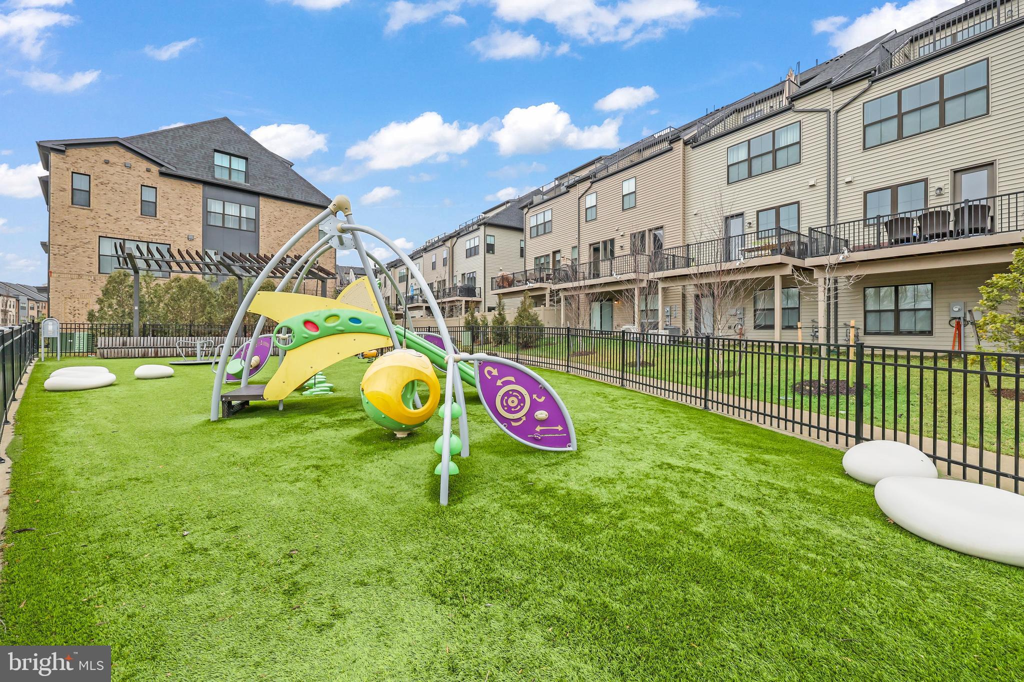 6301 Edsall Road, Unit 407 Alexandria, VA 22312 - Photo 36 of 42 Playground