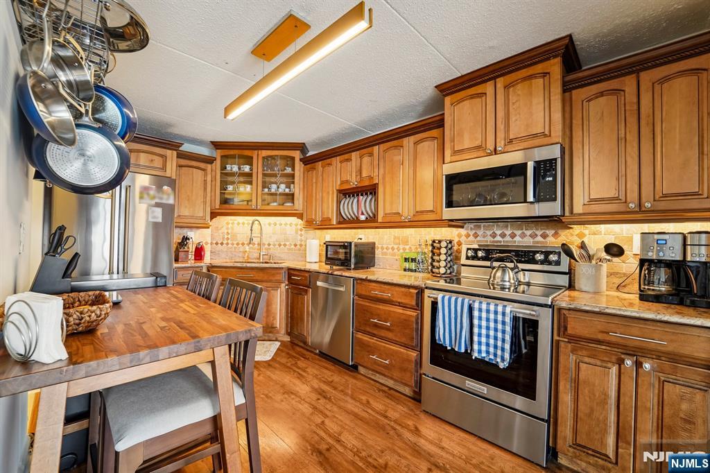 1077 River Road, Unit 903 Edgewater, NJ 07020 - Photo 17 of 37