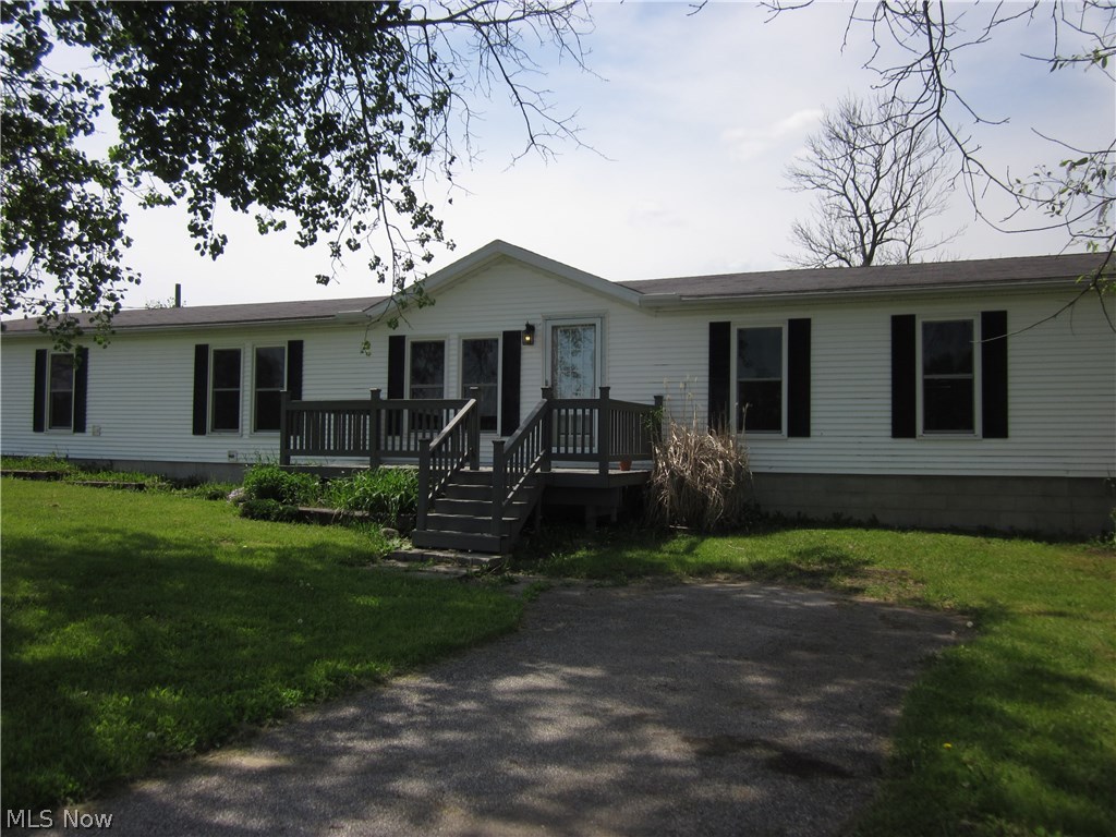 9847 Griffith Road Ravenna, OH 44266 - Photo 3 of 23